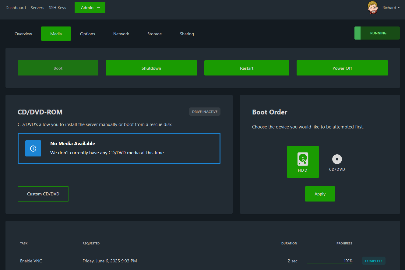 FSH VPS control panel: power controls, CD/DVD media and boot order